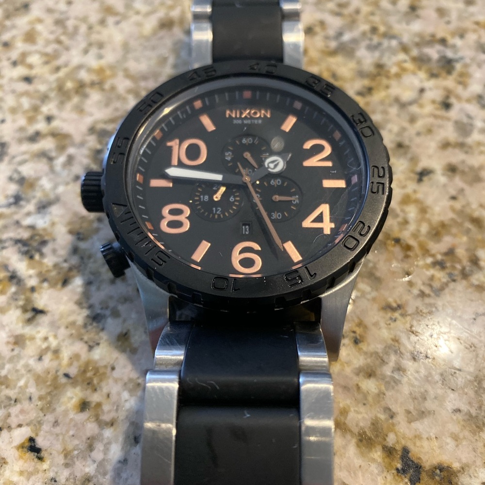 Nixon 51-30 needs battery!